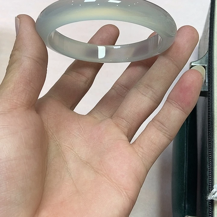 玛瑙/玉髓手镯未镶嵌云**妈314