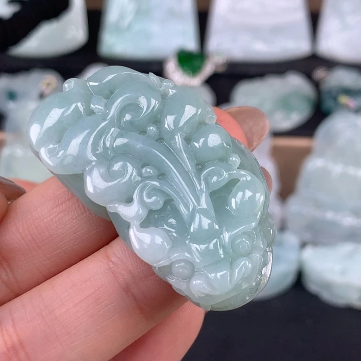 颈饰未镶嵌翡翠貔貅