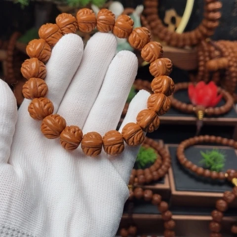 吊坠桃核14小金豆手串
