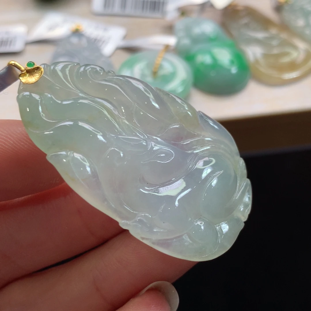 颈饰未镶嵌翡翠吊坠