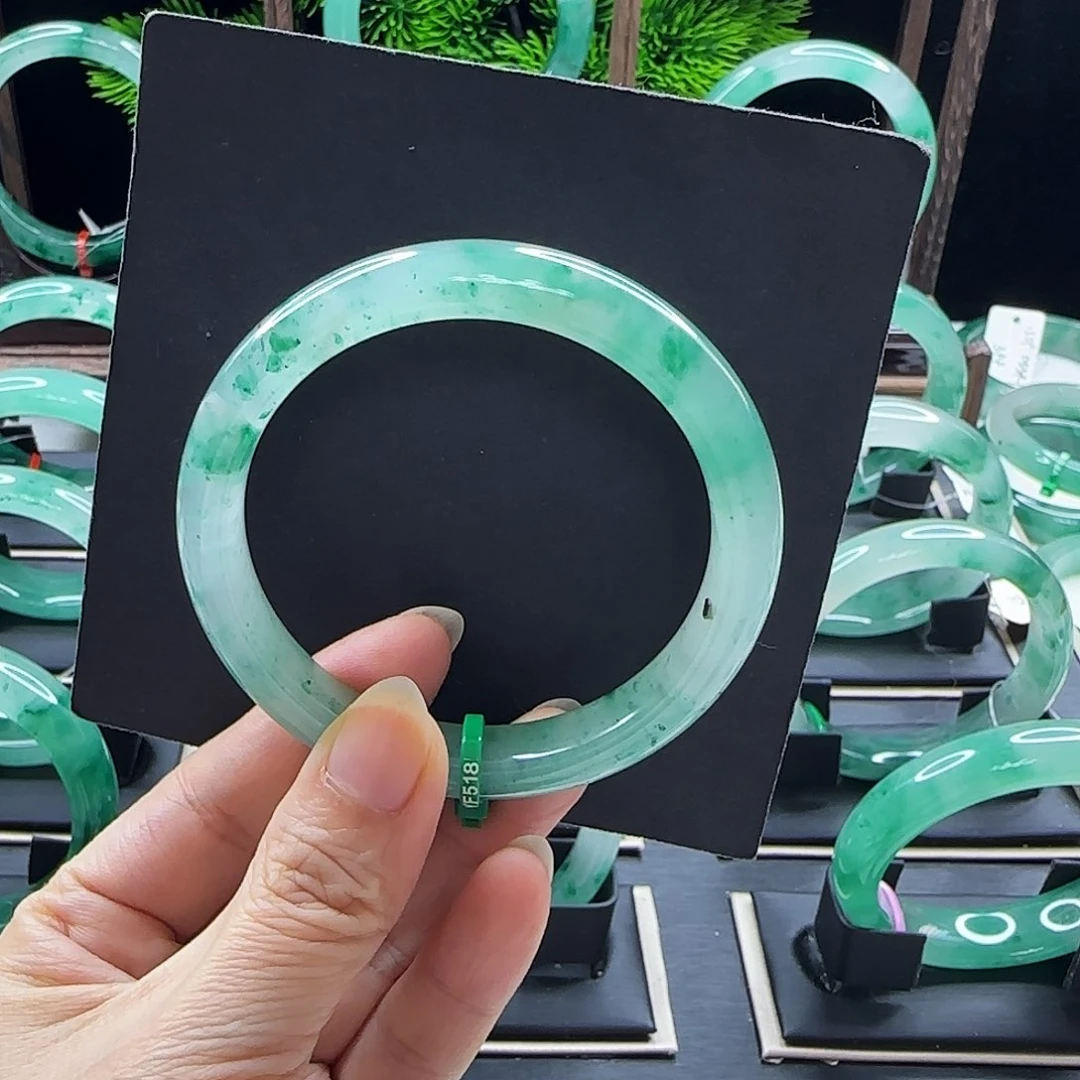 石英质玉手镯未镶嵌小*i