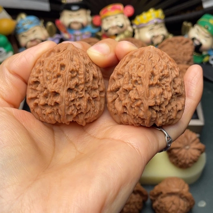 吊坠文玩核桃414142尺三角高炮