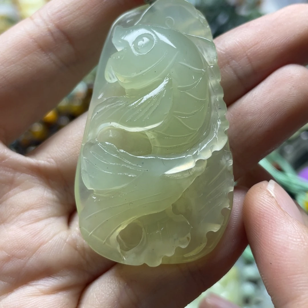 蛇纹石玉未镶嵌吊坠