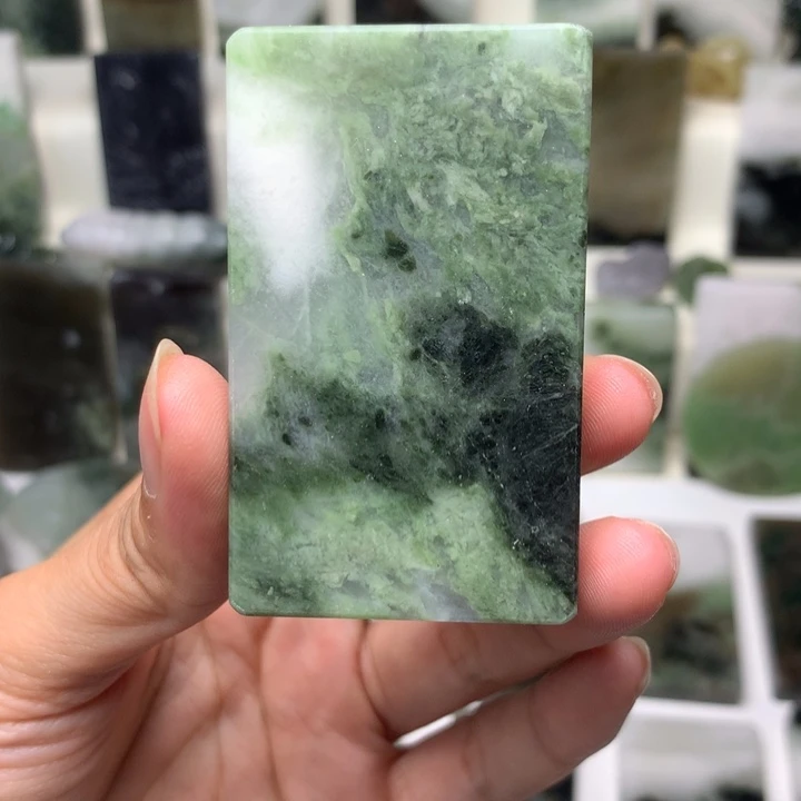 独山玉未镶嵌颈饰