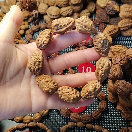 文玩核桃吊坠麒麟角