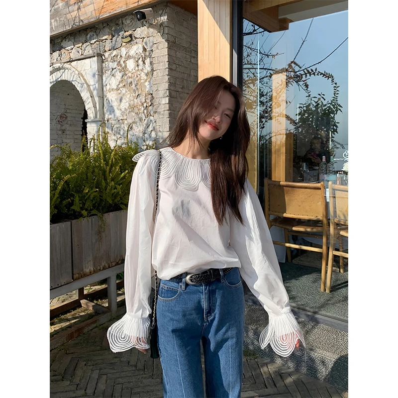 法式宫廷风白色花瓣领衬衫女早春设计感小众气质宽松套头长袖上衣