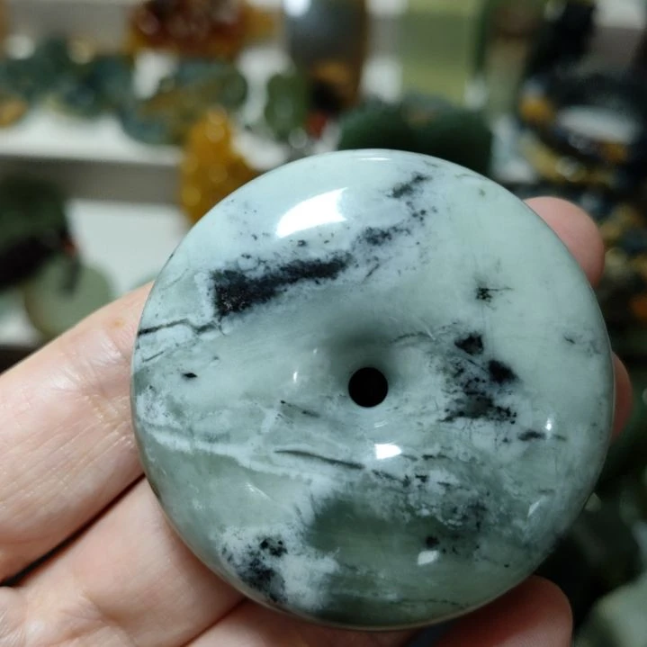 岫玉未镶嵌平安扣