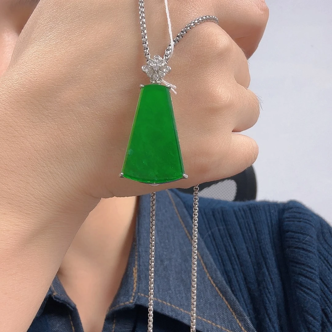 谢***蔓翡翠银S925镶嵌吊坠(不含链)
