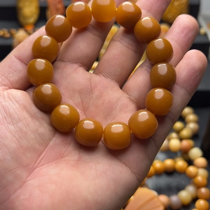 周***琴石英质玉未镶嵌手串