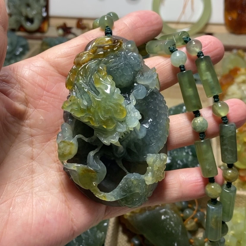 【闪购商品】未镶嵌蛇纹石玉颈饰天***遥