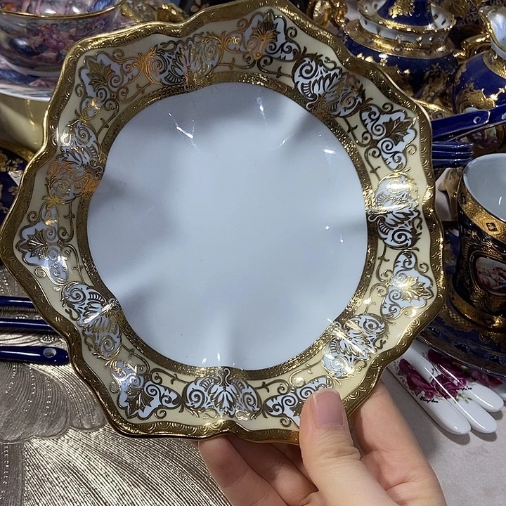 瓷片瑕疵………………………………