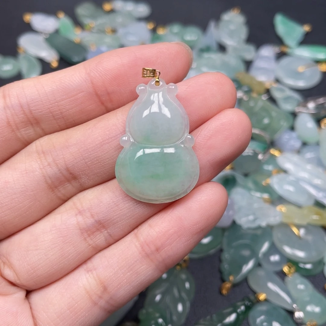 翡翠颈饰18K金镶嵌翡翠