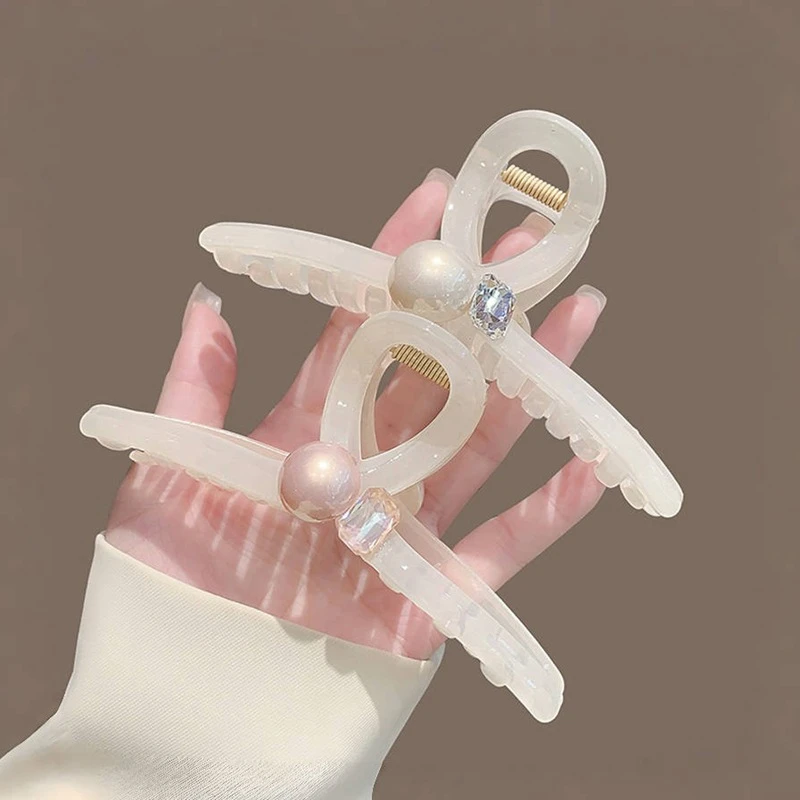 高级感大号交叉亚克力鲨鱼夹小众设计女生盘发抓夹白色百搭发饰品