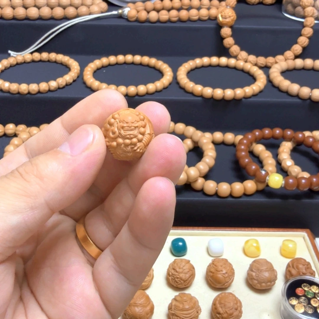 猴头核桃手串?*?单颗19+尺寸，原色