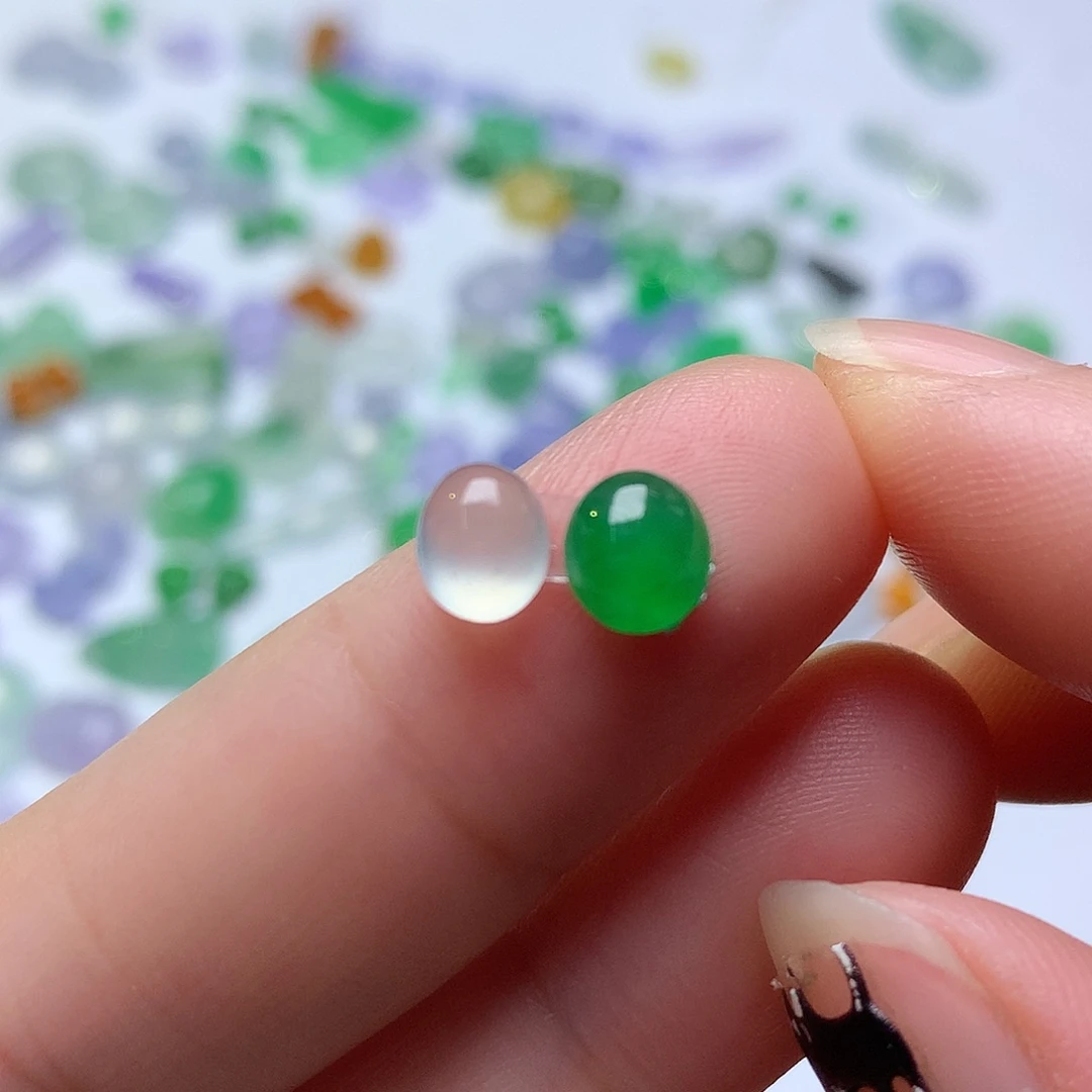 翡翠未镶嵌颈饰蛋