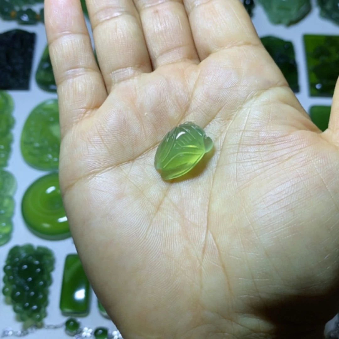 【闪购商品】未镶嵌蛇纹石玉颈饰