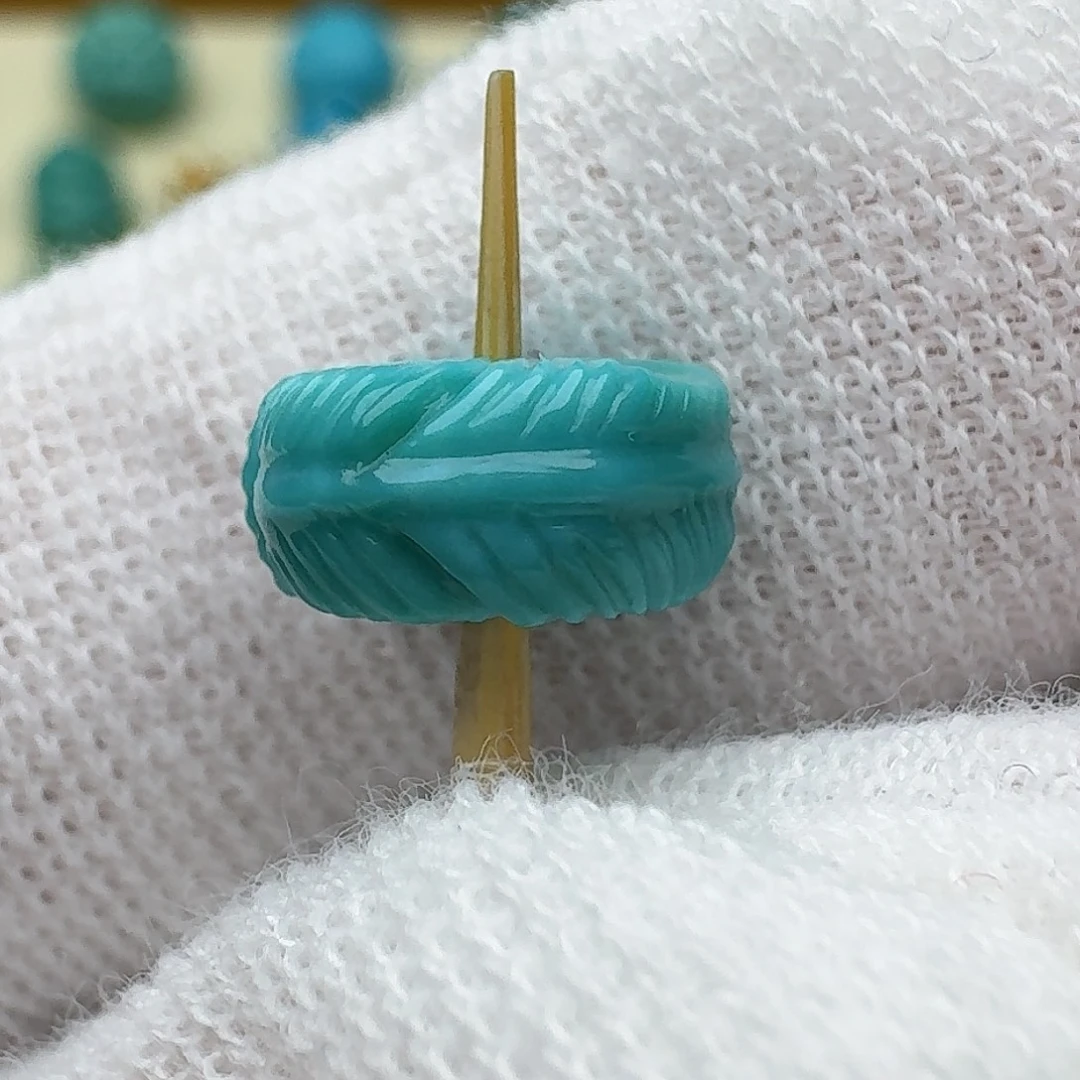 绿松石未镶嵌羽毛隔珠9.1