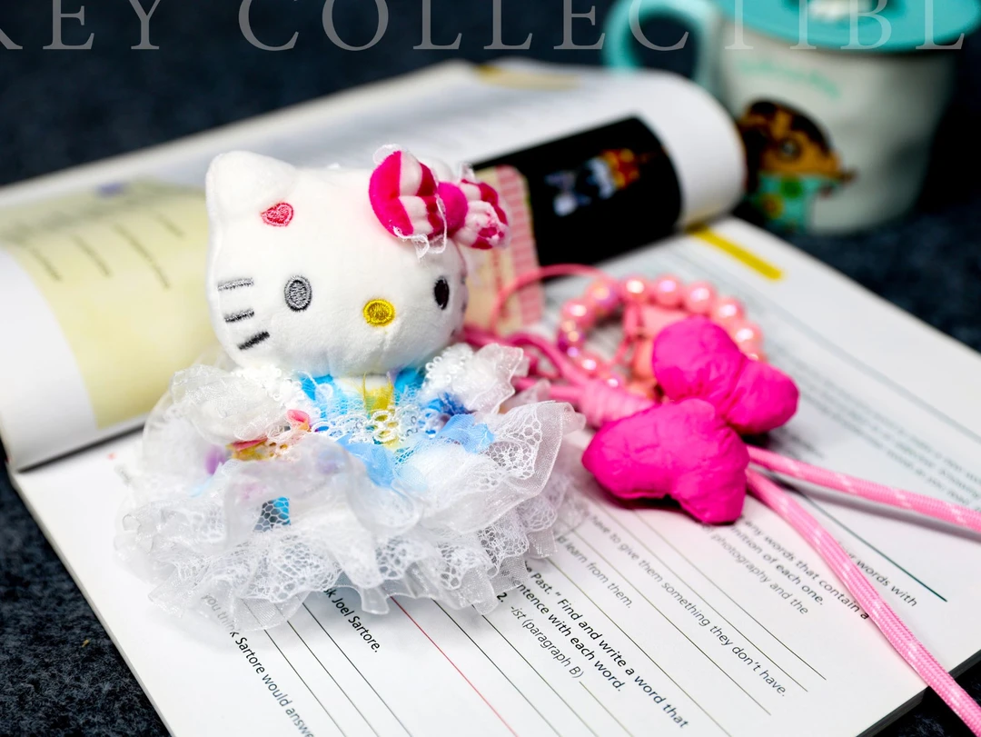 正版KT凯蒂猫包包挂件hellokitty书包挂饰女生可爱