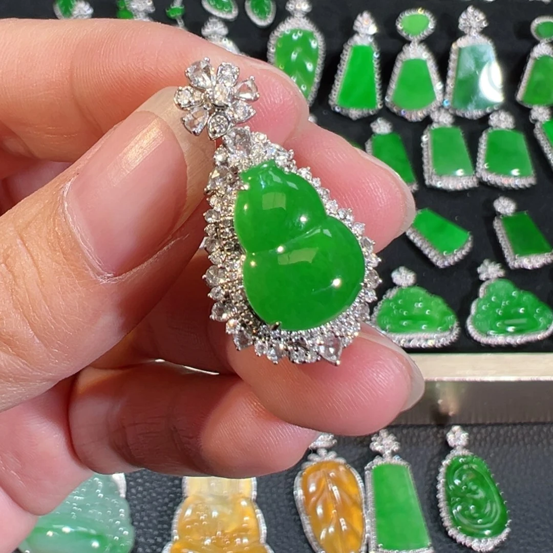 【闪购商品】翡翠吊坠(不含链)18K金镶嵌