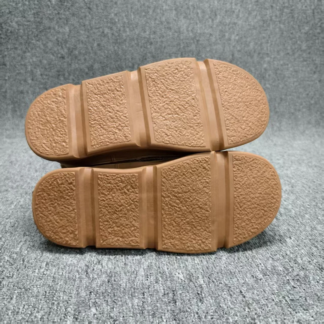 外贸原单 出欧美 女士雪地靴 真皮 保暖舒适轻便防滑35-40码