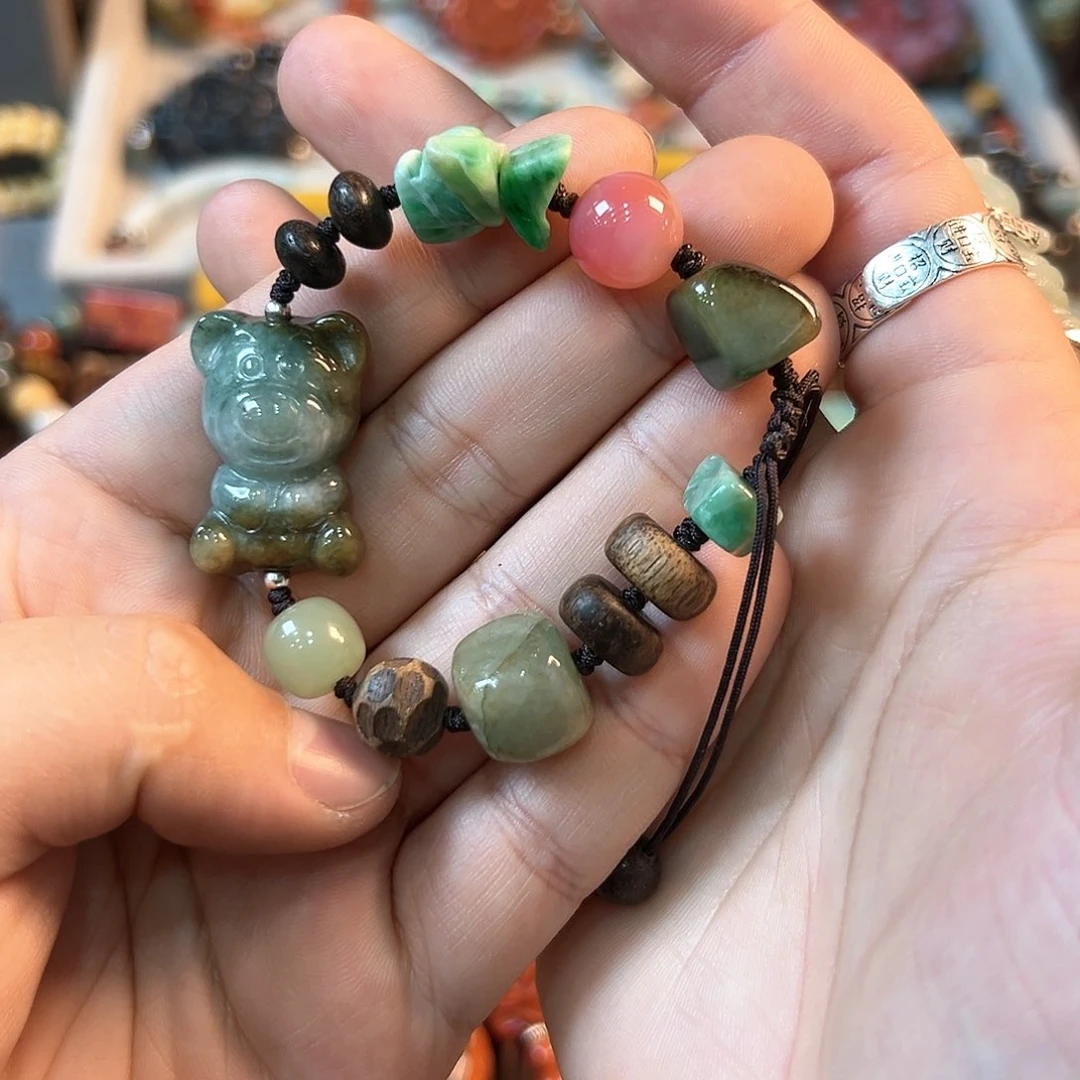 翡翠颈饰未镶嵌手串