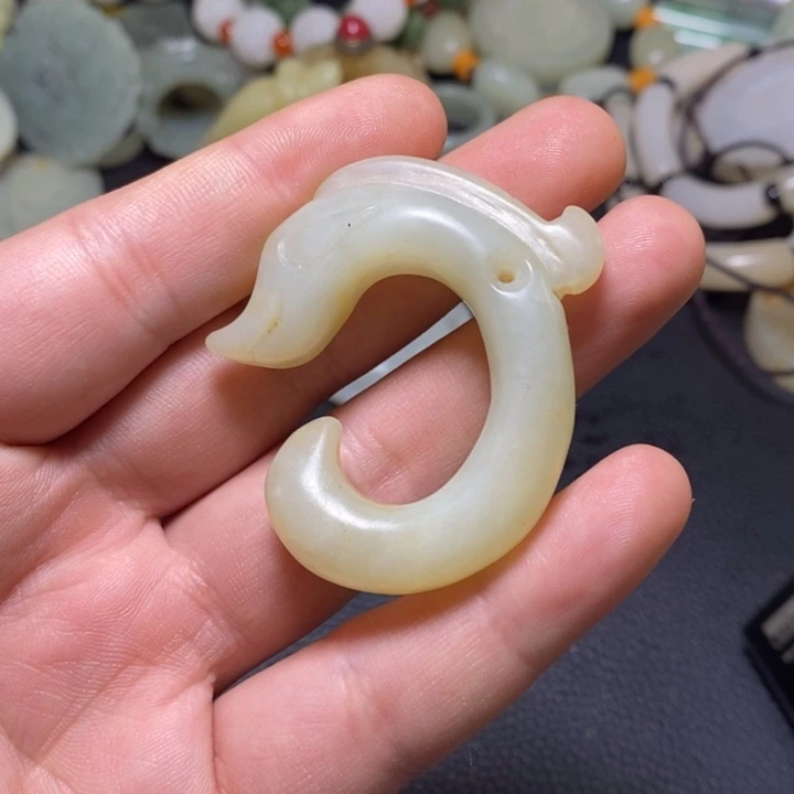 颈饰未镶嵌和田玉最****人