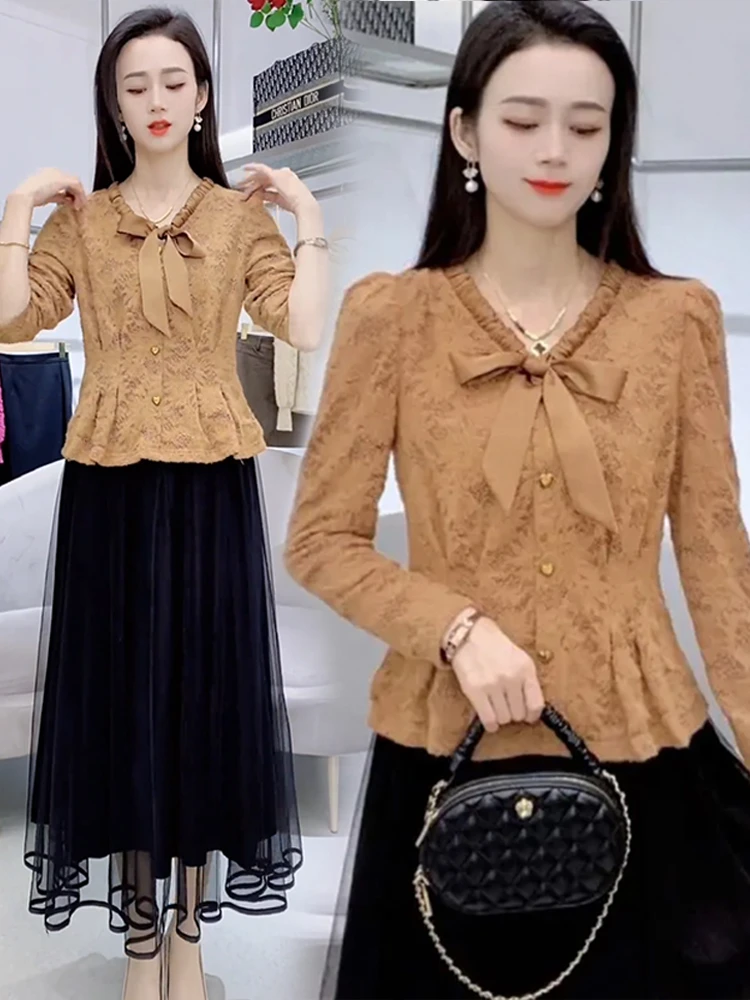 2025春秋新款新款时尚法式气质V领蕾丝女设计感洋气甜美打底上衣