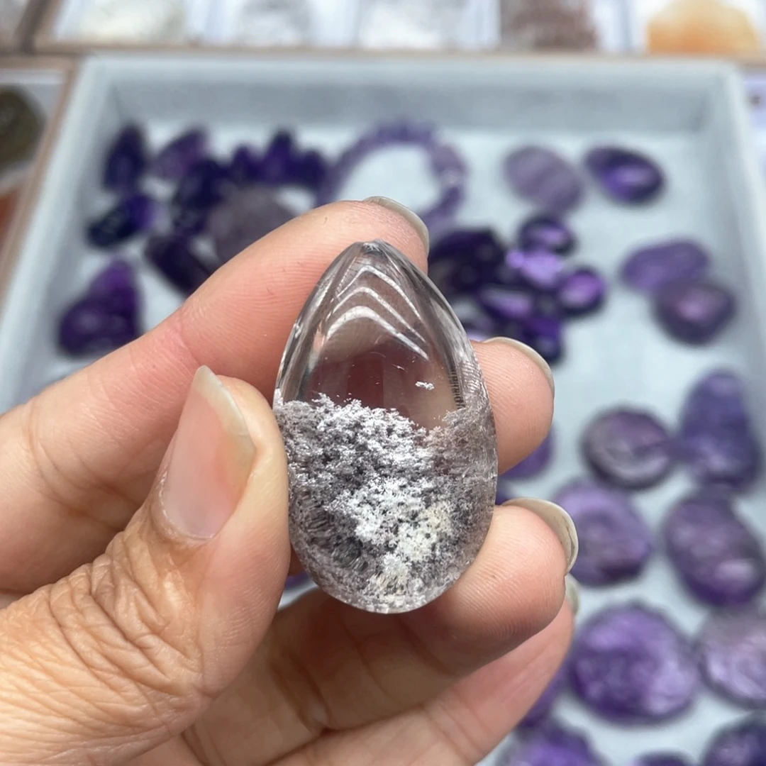 水晶吊坠(不含链)未镶嵌小**?