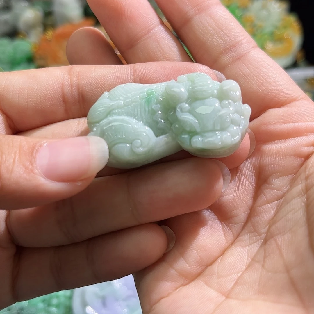 翡翠未镶嵌颈饰待编织