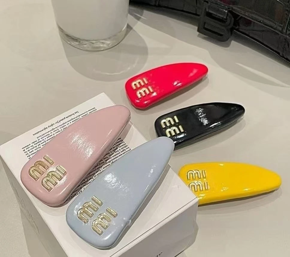 M字母发卡两款色