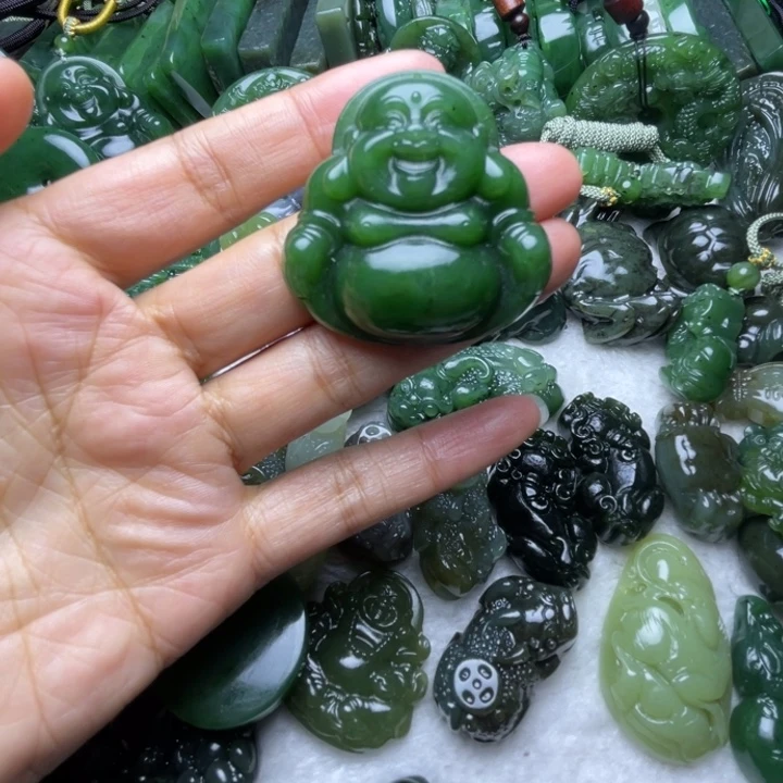 和田玉未镶嵌颈饰