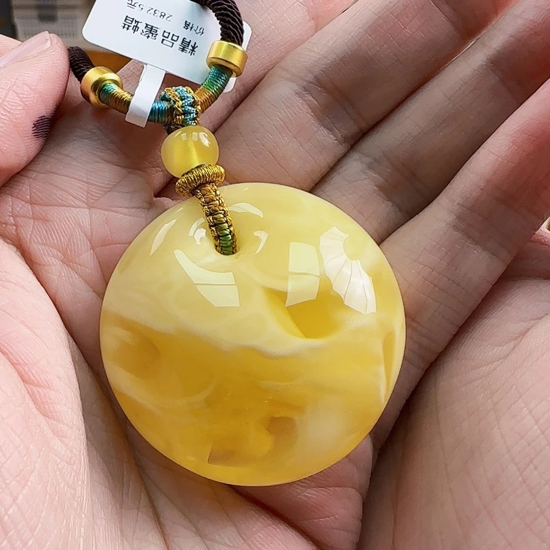 未镶嵌琥珀珠宝奇石