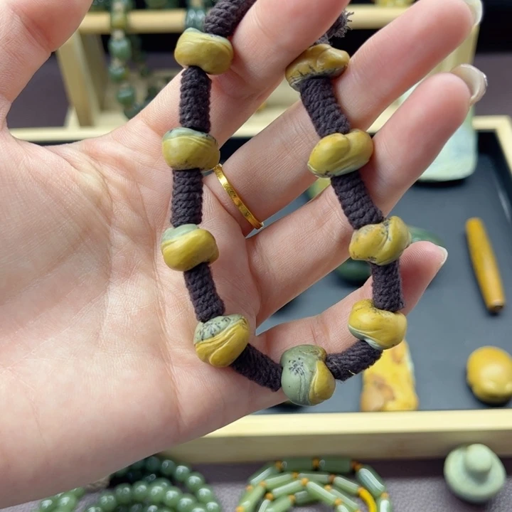 岫岩河磨玉（透闪石质玉）未镶嵌颈饰