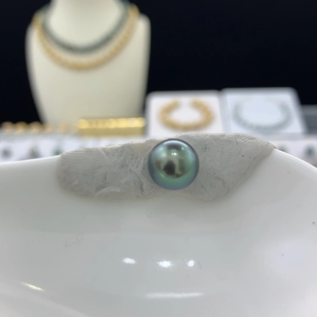 未镶嵌裸珠定制海水珍珠8.9mm湖水绿正圆孔后无暇