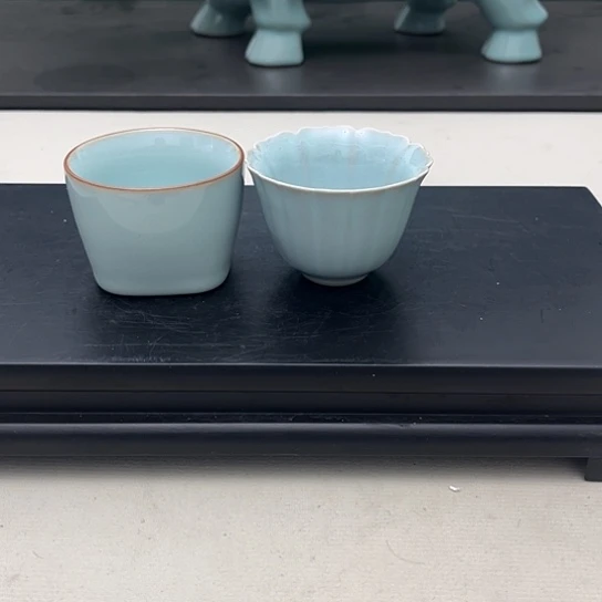青焱汝瓷天圆地方葵口杯