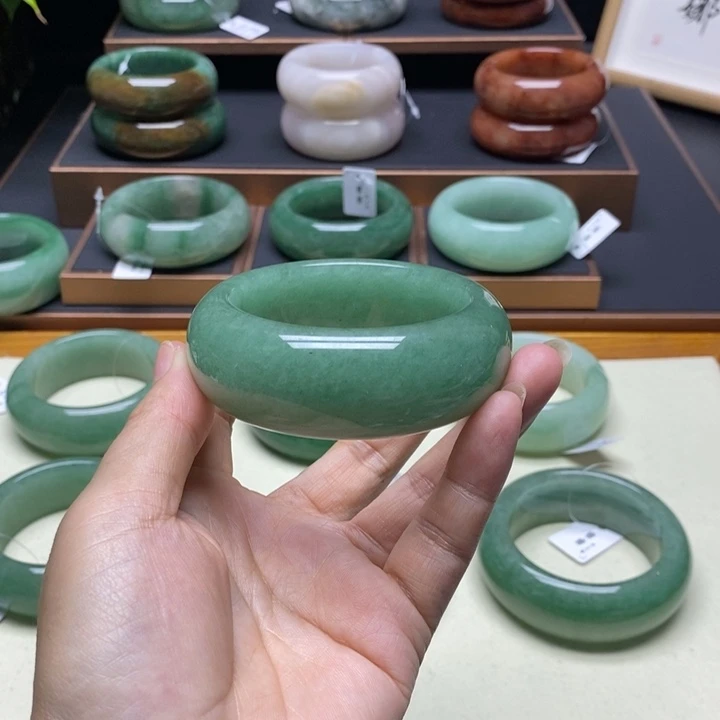 石英质玉合金佘太翠