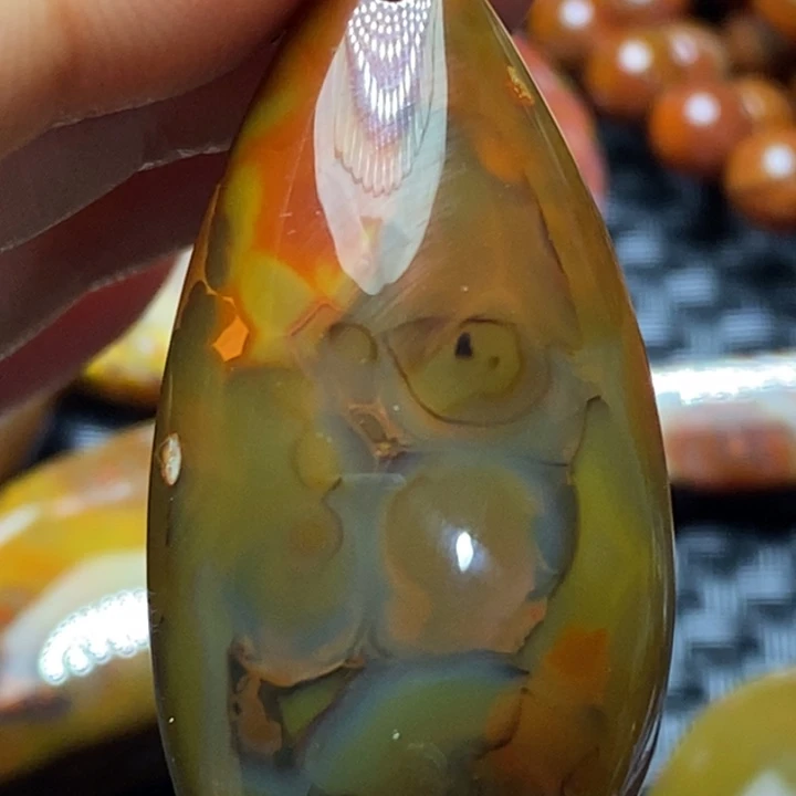 玛瑙/玉髓未镶嵌颈饰相**缘