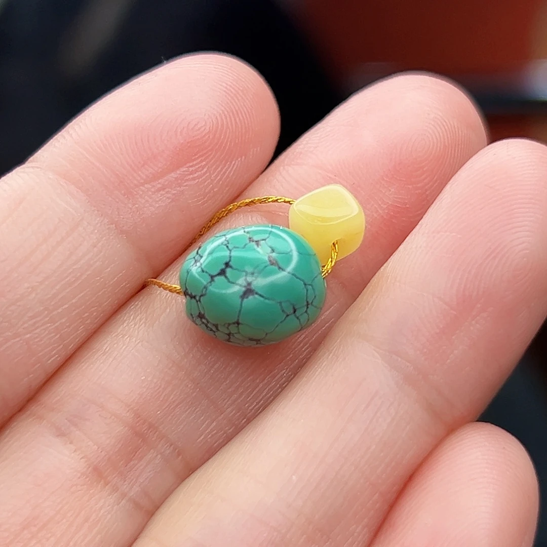 蜜蜡未镶嵌珠宝奇石