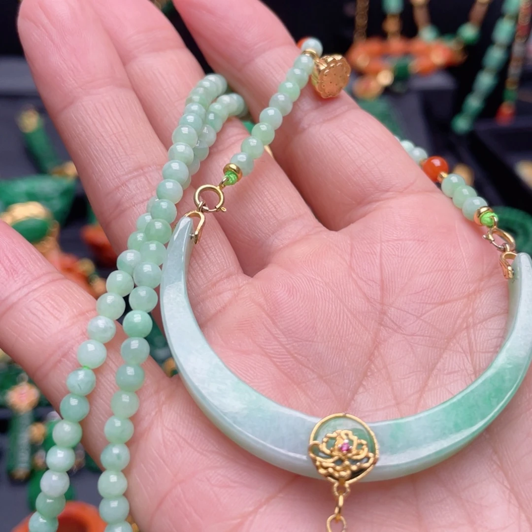 翡翠银S925镶嵌颈饰翡翠