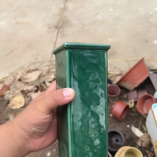是一个不知名作家与著名导演兼