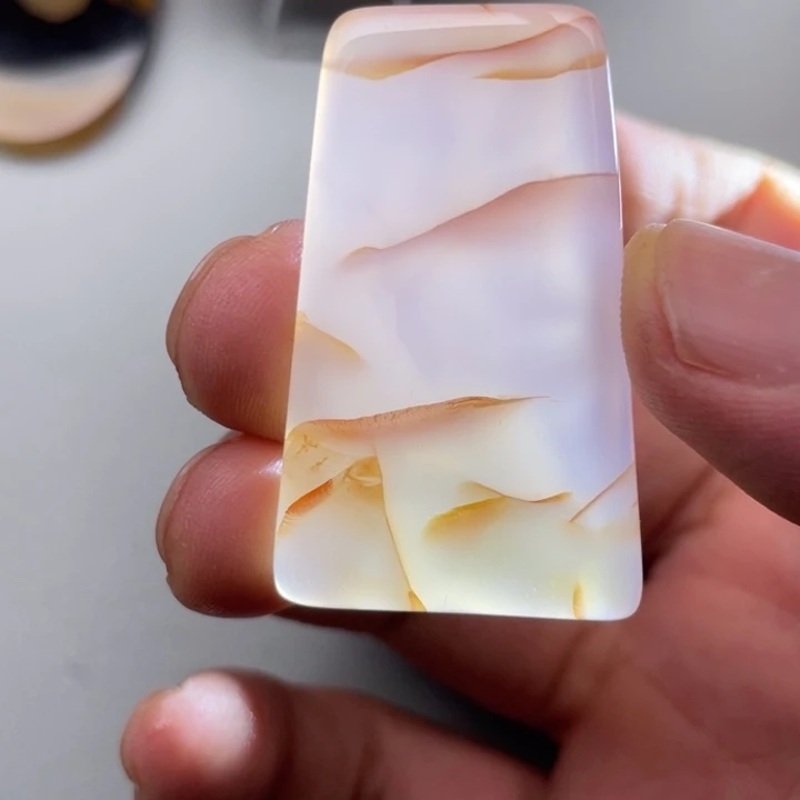 玛瑙/玉髓颈饰未镶嵌张*玮