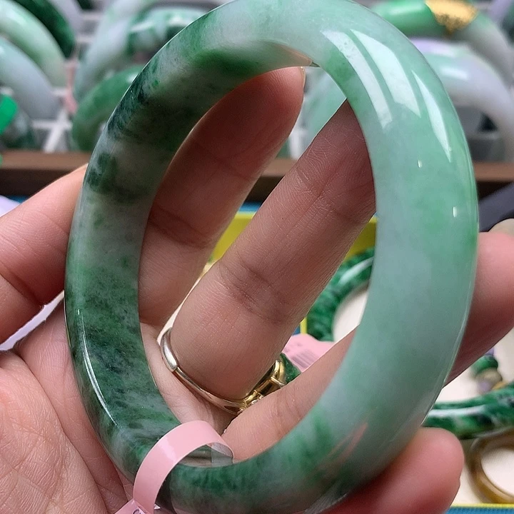 翡翠未镶嵌手镯翡翠