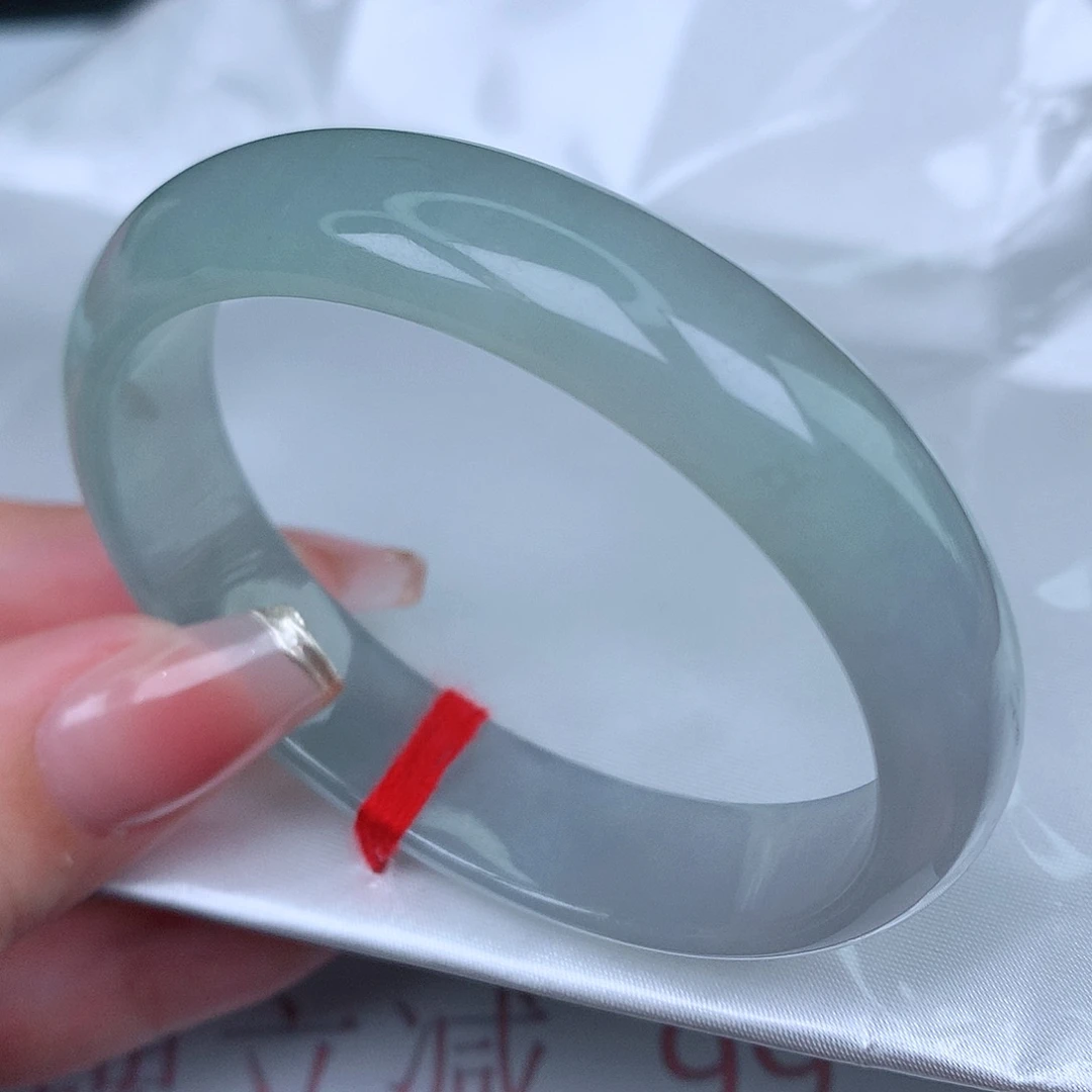 翡翠手镯（贵妃镯）未镶嵌天然