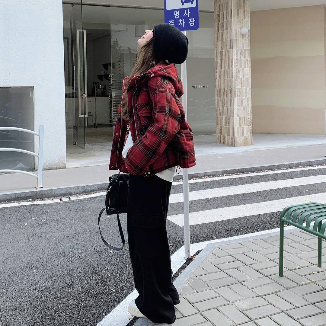 红色格子高级感冬季氛围减龄短款羽绒服女2025新款休闲百搭厚外套