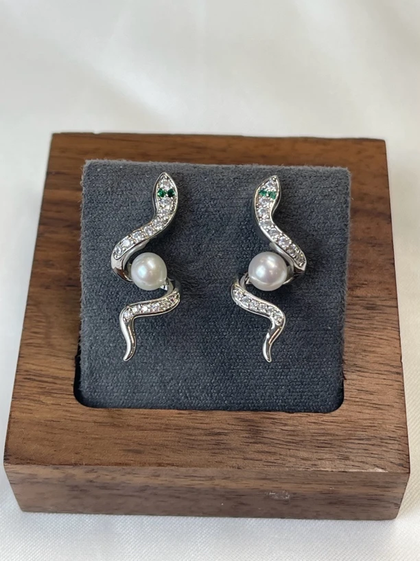 【YzzM珍珠】“银蛇限定”5-6mm极光高品质珍珠耳钉S925银轻奢风