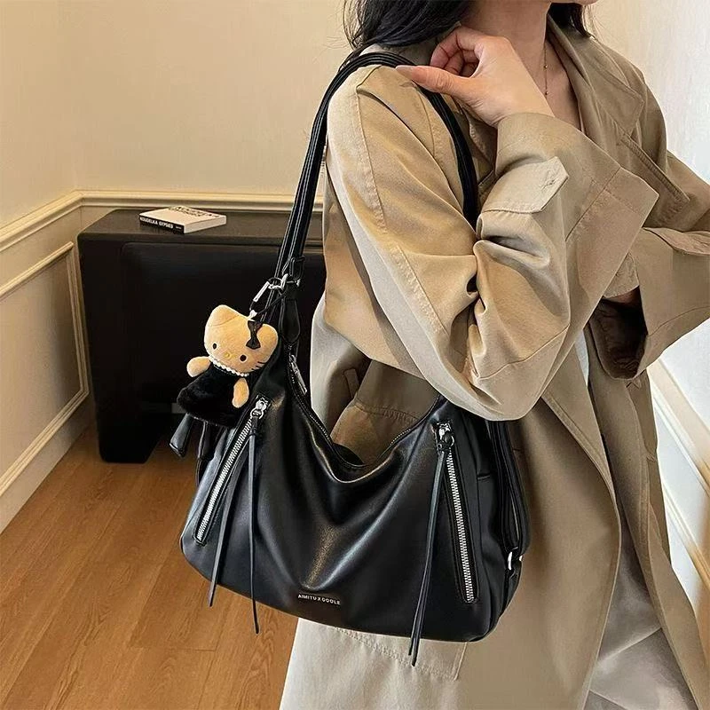 艾米女包2025新款潮流百搭纯色气质通勤日常休闲大容量单肩包