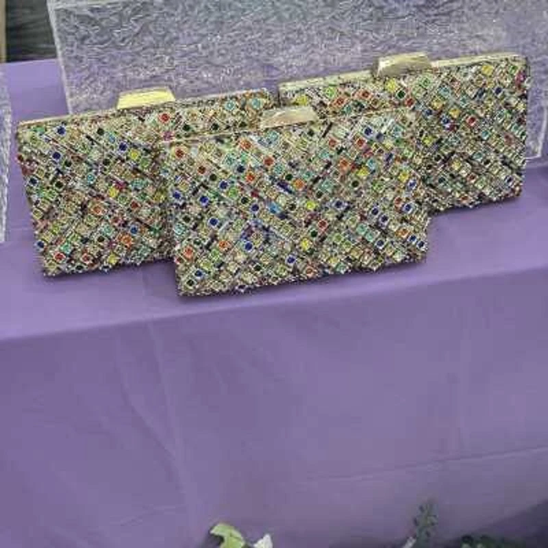 时尚精美太阳花满钻包包