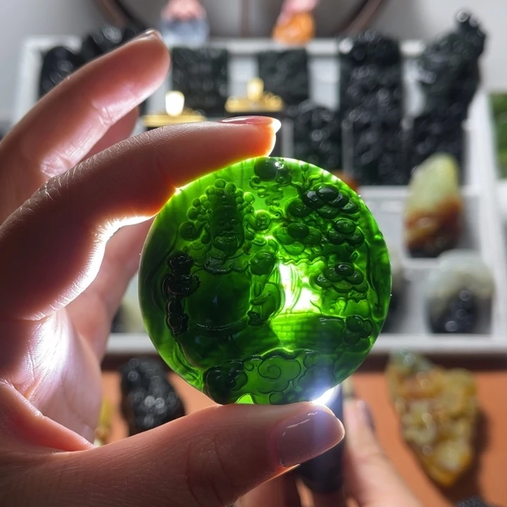 蛇纹石玉颈饰未镶嵌