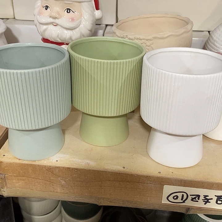 摆件陶盆有孔 瑕疵介意勿拍