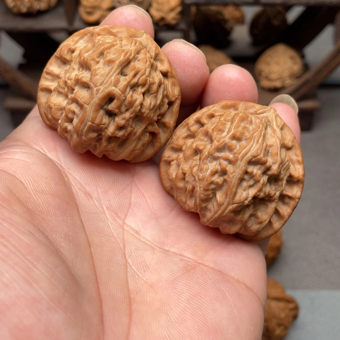 吊坠桃核42全品白狮子